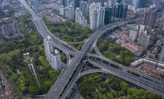 Стоките стигат до потребителите над два пъти по-бавно заради затварянията в Китай