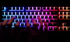 Великобритания ще държи технологичните гиганти отговорни за фалшиви реклами