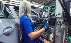 Растежът в еврозоната надмина прогнозите въпреки изненадващия спад в Германия