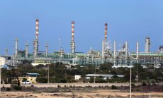 Либия спира добива на петрол, докато ООН предупреждава за икономически хаос