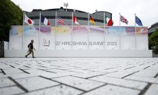 Западът бе единен и показа, че граници не се местят със сила 