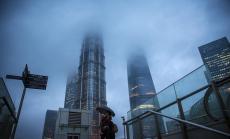 Борсата в Китай спря работа след спад със 7%