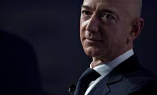 Безос: Искам хората да говорят за изобретателя и бащата Джеф, не за милиардера