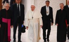 Папа Франциск се срещна с ираксия аятолах Али ал Систани