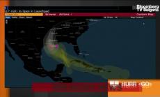 Ураганът Лаура носи щети за десетки милиони