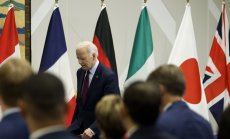 Обременените с дългове световни лидери обичат да мразят рейтинговите агенции