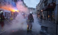 Макрон предлага трудови реформи, за да потуши гнева срещу пенсионния закон