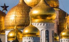 Кремъл включва суверенния фонд в спасяването на икономиката, вероятно напразно