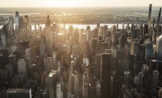 АА+ за САЩ: Пазарите са стабилни заради свръх експанзивна монетарна политика 