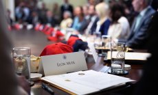 Видеоигри и сладолед в Белия дом - ето какви бяха първите 100 дни на Мъск в DOGE