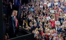 Тръмп има пълен контрол над Републиканците, а кампанията на Байдън стигна ново дъно