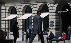 Кой държи $17 млрд. безполезни AT1 облигации на Credit Suisse остава загадка