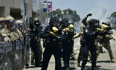 Сблъсъците в Лос Анджелис ескалират, след като Тръмп изпрати Националната гвардия