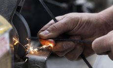 В епохата на новите технологии залозите за старата икономика все още процъфтяват