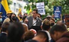 Появата на Хуан Гуайдо в Богота е главоболие за колумбийското правителство