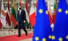 Европейската комисия притиска Полша и Унгария заради върховенството на закона