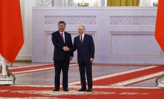 Си е казал на Путин да постигне "справедливо" мирно споразумение в Украйна