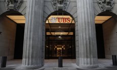 Акциите на UBS поскъпнаха след глоба от 1.8 млрд. евро за укриване на данъци