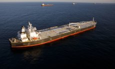 Притиснат в ъгъла Иран може да всее хаос в световната търговия с петрол