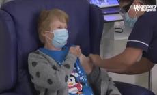 90-годишна британка получи първата ваксина