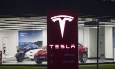 Tesla е първата компания с рейтинг "боклук" с оценка от 1 трилион долара