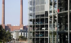 Volkswagen намалява производството в най-големия си завод поради недостиг на чипове