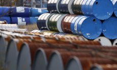 Петролът задържа спадa, Саудитска Арабия намали цените за Азия