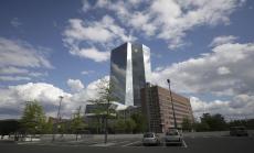 ЕЦБ: Банките от еврозоната ще затегнат достъпа до кредити през следващите три месеца