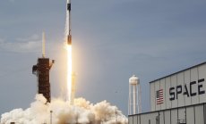 SpaceX започва да предлага и космически разходки 