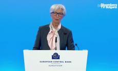 Лагард: Спирането на стимулите би било преждевременно