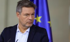 Роберт Хабек предупреди, че решението за бюджета може да оскъпи енергията за домакинствата