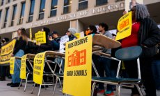 Защитниците на Министерството на образованието опитват да спрат Тръмп в съда