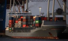 Товарни кораби отменят плаванията заради спад в световната търговия 