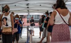 Коронавирусът се завръща, но Европа отхвърля идеята за нови строги ограничения