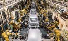 Повече от 4 милиона робота работят във фабрики по света