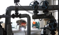 Петролният пазар преминава от дефицит към излишък преди срещата на ОПЕК+