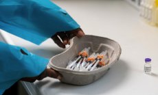 САЩ даряват 500 милиона дози от ваксината на Pfizer  