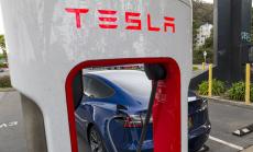 Акциите на Tesla достигнаха нови рекордни цени