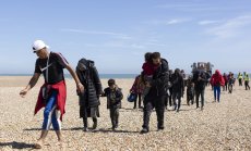 Миграцията към Великобритания е почти рекордна въпреки рестрикциите на Сунак