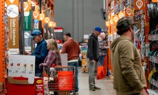 Goldman: Потребителите в САЩ ще платят 67% от разходите по митата