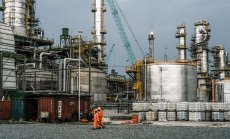 Мегарафинерията в Нигерия отваря години по-късно, без признаци да заработи скоро