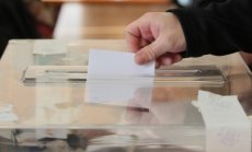 България гласува за пети път за две години, без силни перспективи за правителство
