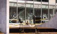 Богатите поддръжници обръщат гръб на Болсонаро, а прокурори искат да изземат активите му