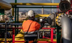 Спадът на петрола кара спекулантите да залагат, че по-лошото тепърва предстои