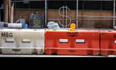 Отслабването на долара отразява трудностите пред САЩ в борбата с коронавируса 