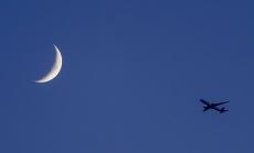 Япония разработва дървени сателити, за да се справи с увеличаването на космическите отпадъци