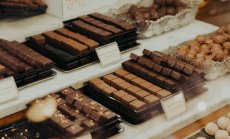 Пазарите на какао тласкат европейските шоколатиери към ръба на пропастта