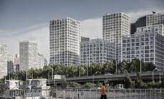 Продажбите на жилища в Китай отчитат първия си спад от април
