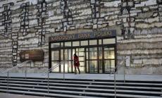 МВФ: Полша да обясни отслабването на злотата