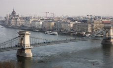 Докато Орбан утвърждава властта си, неговият зет гради хотелска империя